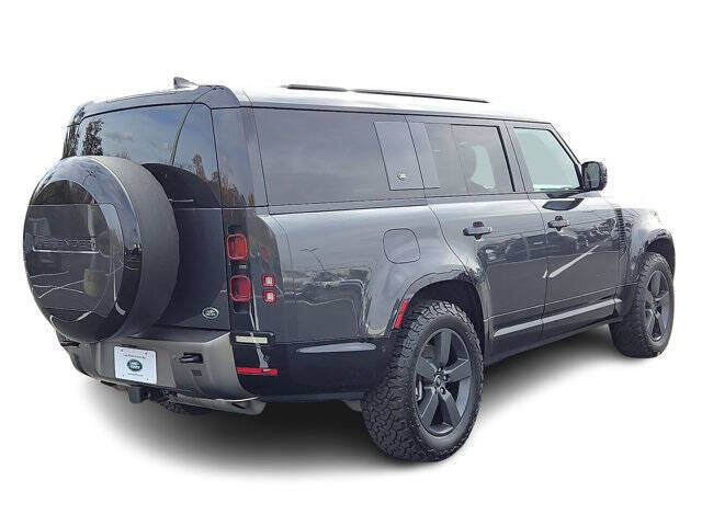 2023 Land Rover Defender 130 X-Dynamic SE