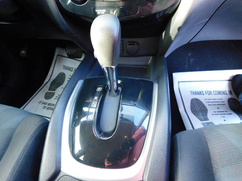 2016 Nissan Rogue SV