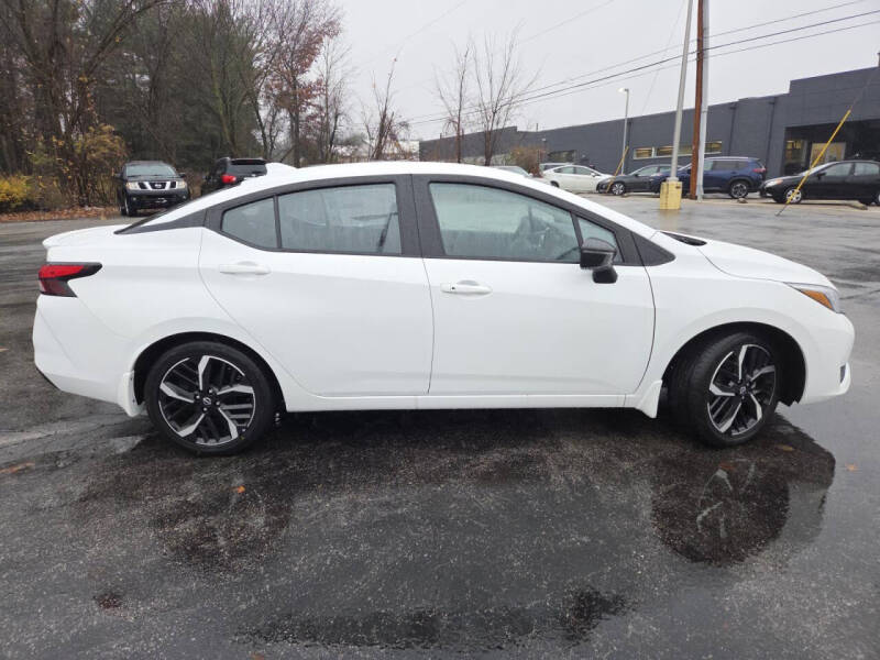 2025 Nissan Versa SR