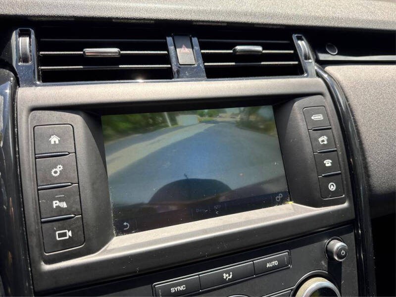 2017 Land Rover Discovery SE