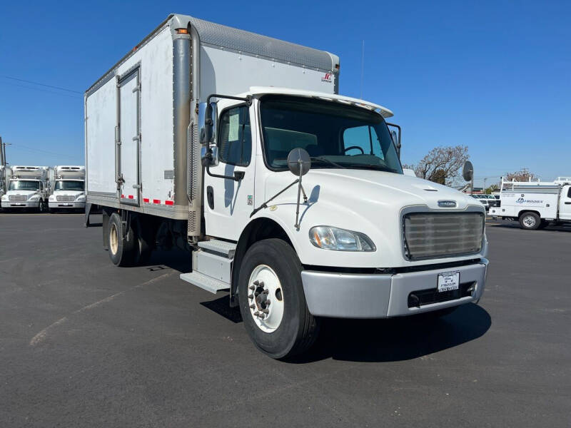 2013 Freightliner M2 106