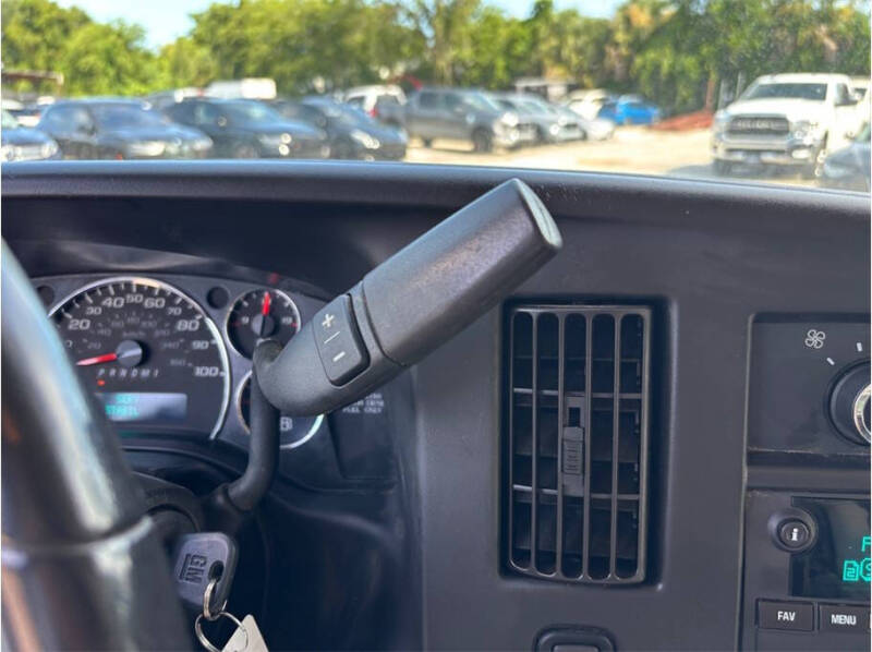 2017 Chevrolet Express 2500
