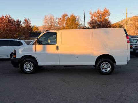 2022 Chevrolet Express 2500