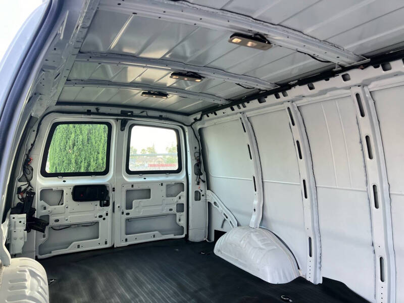 2020 Chevrolet Express Cargo Work Van photo 10