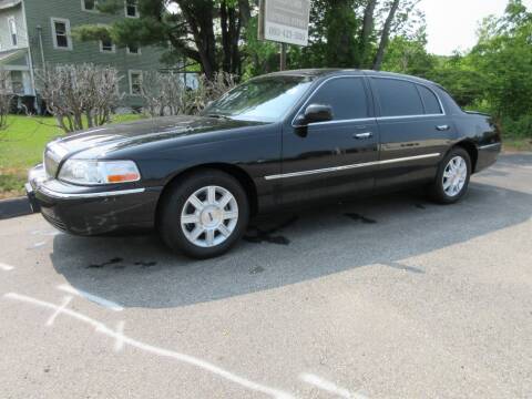 2011 Lincoln Town Car for sale at ABC AUTO LLC in Willimantic CT