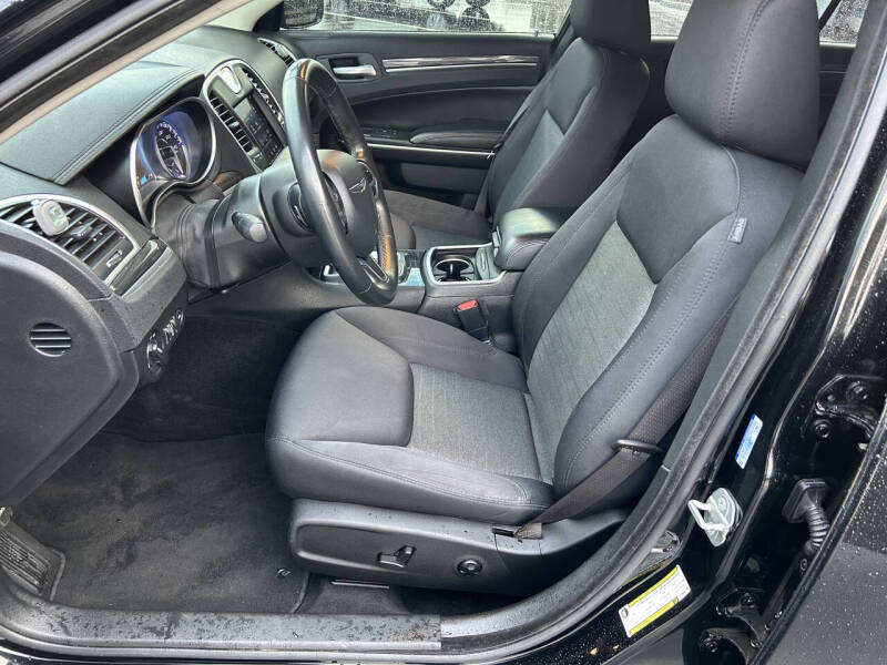 2021 Chrysler 300 Touring