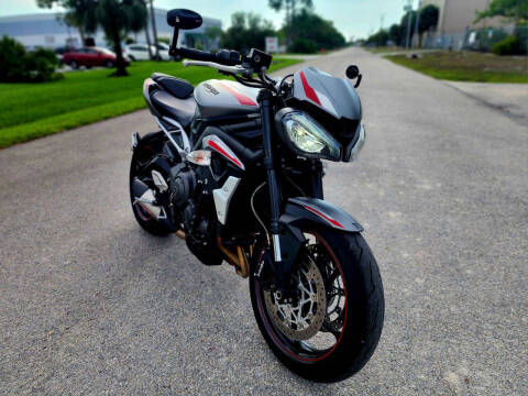 2022 Triumph STREET TRIPLE  R STD/LOW