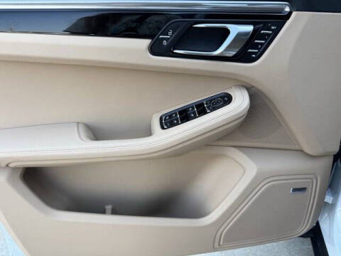 2025 Porsche Macan S