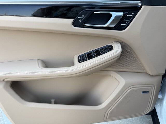 2025 Porsche Macan S