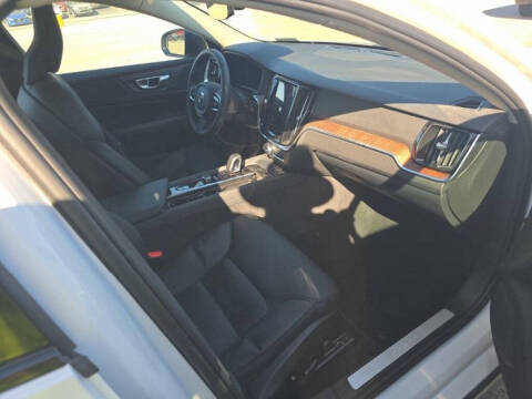 2024 Volvo S60 B5 Plus Dark Theme