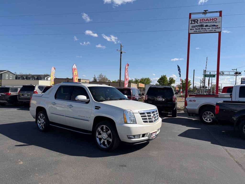 White 2008 Cadillac Escalade EXT Base AWD Base 4dr SB Crew Cab 1