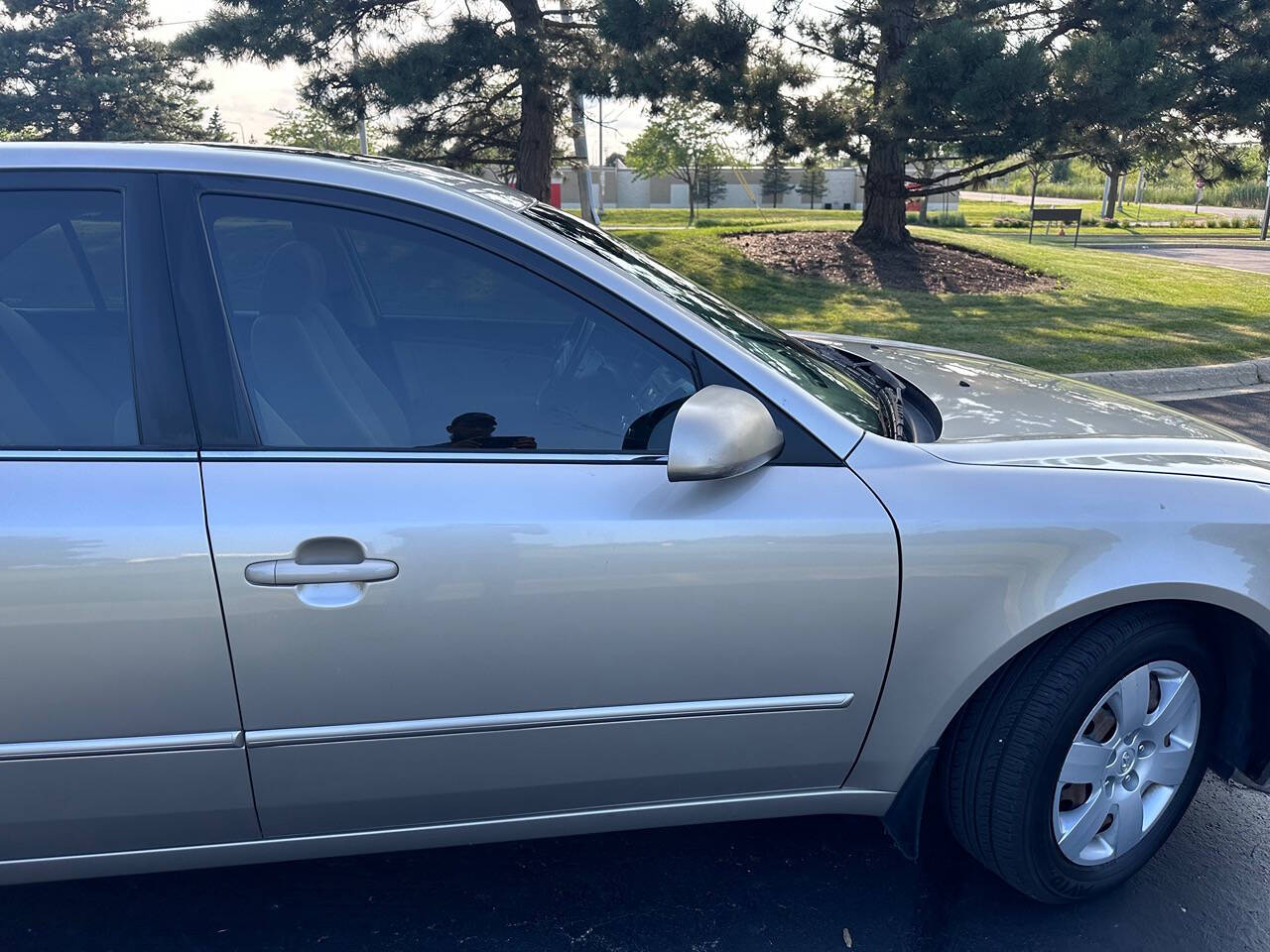 2009 Hyundai SONATA for sale at Genuine Motors in Schaumburg, IL