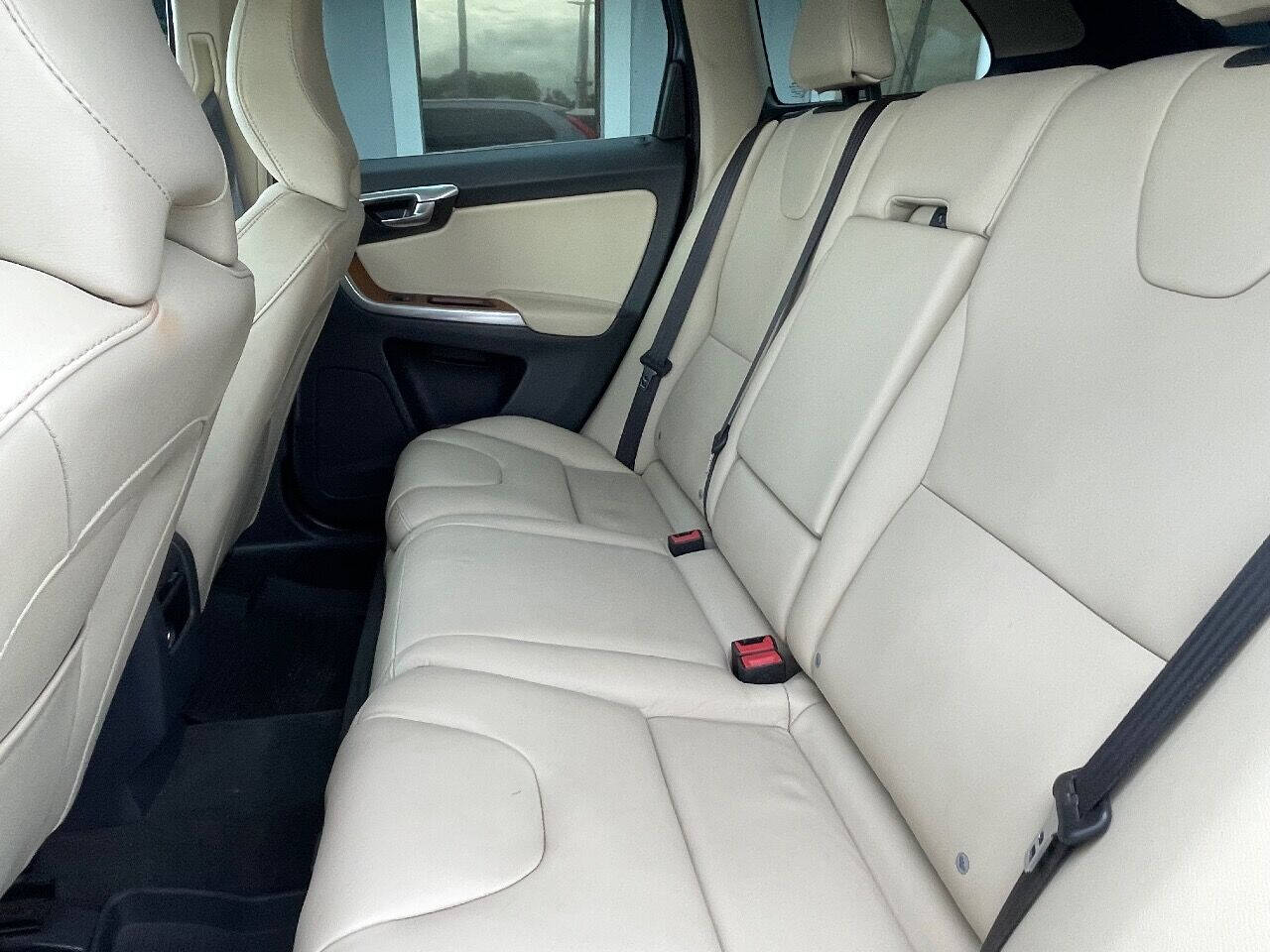 2017 VOLVO XC60 SUV / Crossover - $16,900