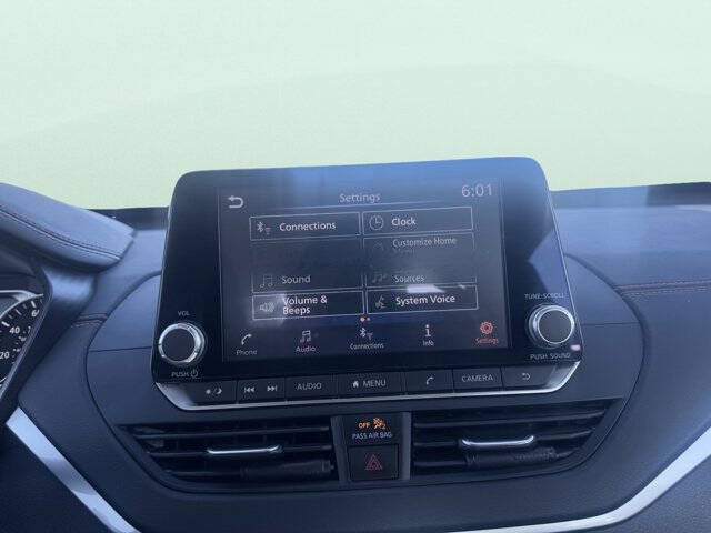 2022 Nissan Altima 2.5 SR