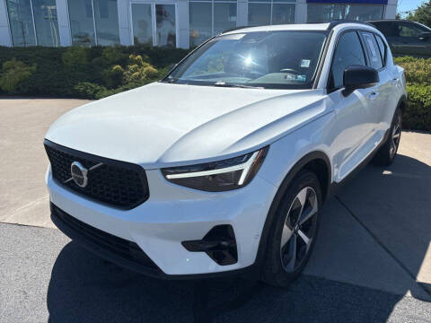2026 Volvo XC40 B5 Plus