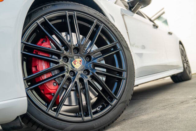 2018 Porsche Panamera 7