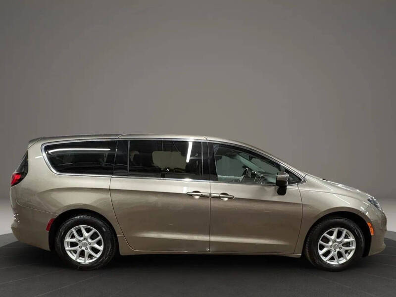2017 Chrysler Pacifica Touring