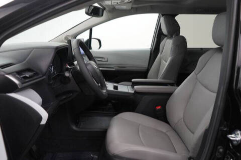 2025 Toyota Sienna XLE 7-Passenger