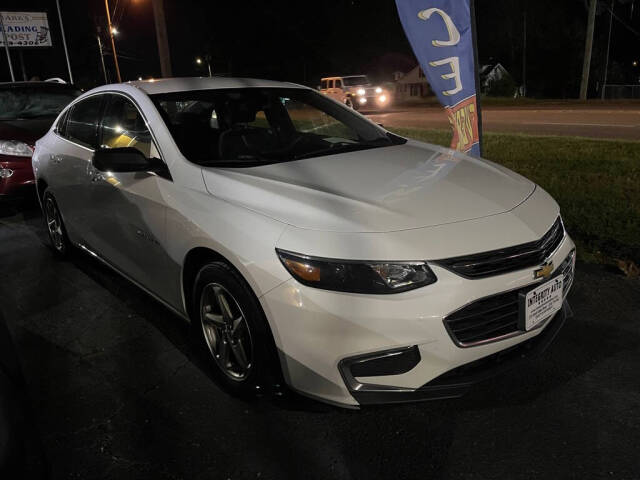 2018 Chevrolet Malibu for sale at INTEGRITY AUTO in Dothan, AL