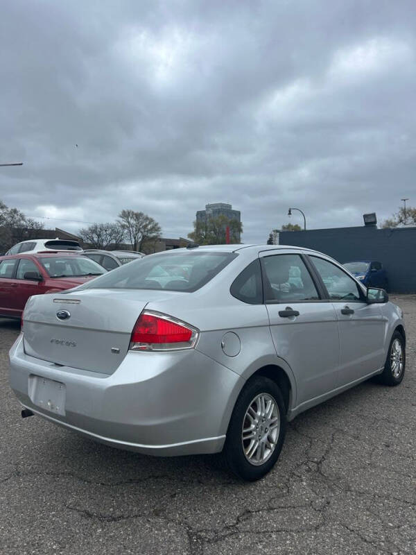 2011 Ford Focus SE photo 8