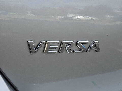 2012 Nissan Versa 1.8 S