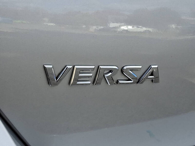 2012 Nissan Versa 1.8 S