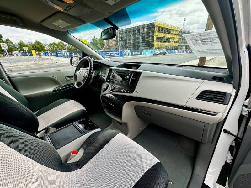 2013 Toyota Sienna