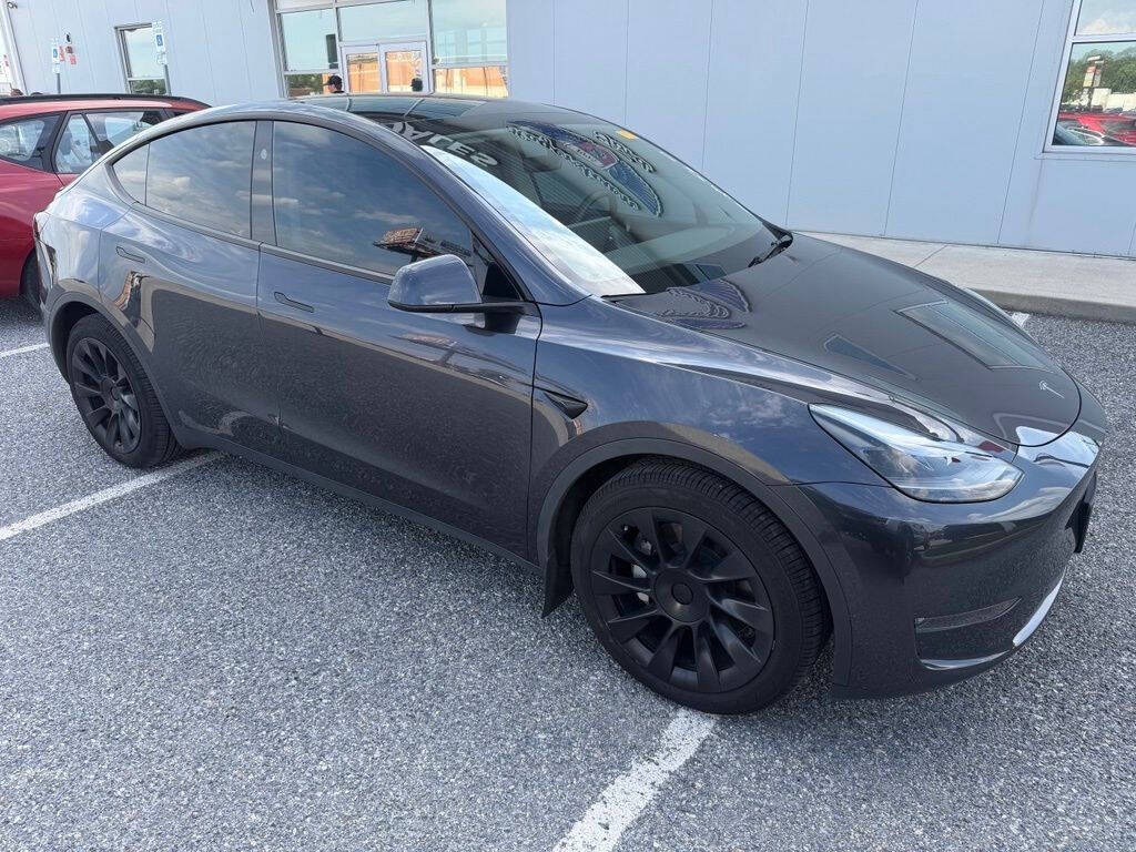 Black 2024 Tesla Model Y Long Range AWD Long Range 4dr Crossover 2