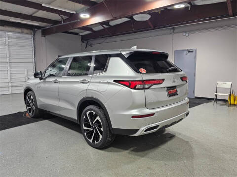 2025 Mitsubishi Outlander PHEV SE