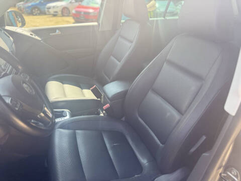 2011 Volkswagen Tiguan SEL