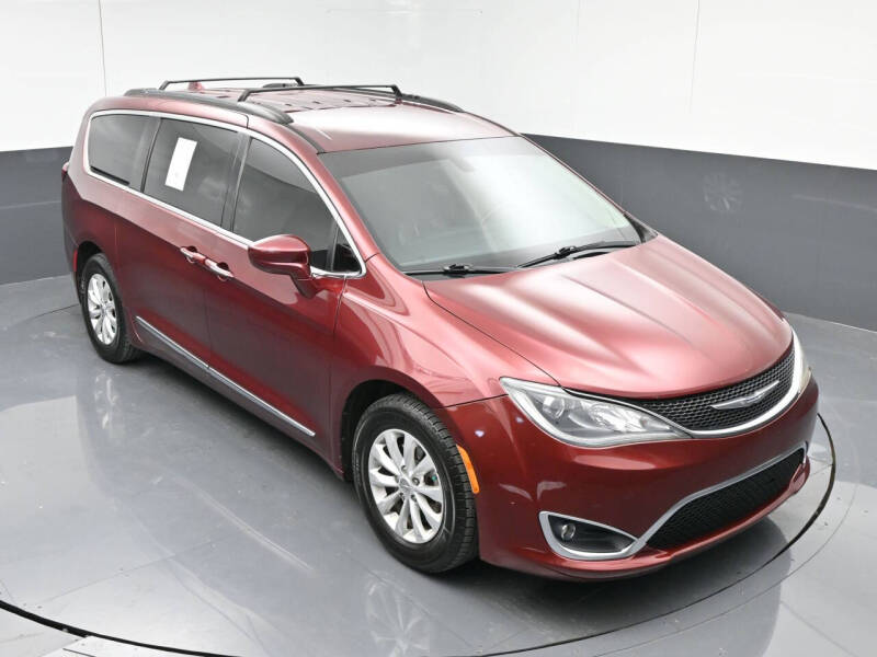 2017 Chrysler Pacifica Touring-L