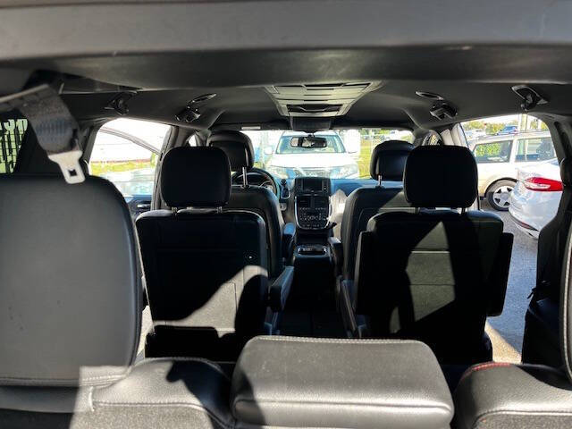 2013 Dodge Grand Caravan R/T