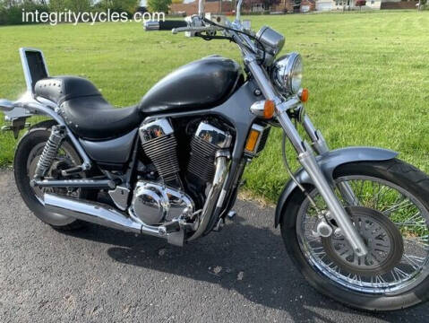 2005 Suzuki Boulevard