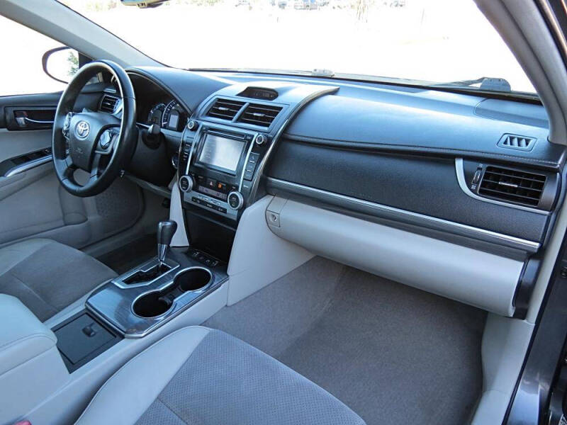 2014 Toyota Camry Hybrid XLE