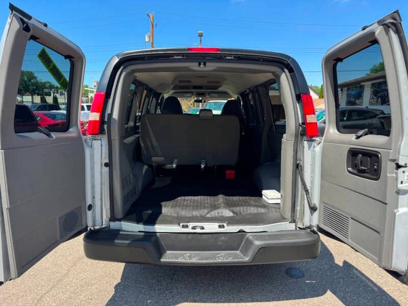 2012 GMC Savana LS 1500