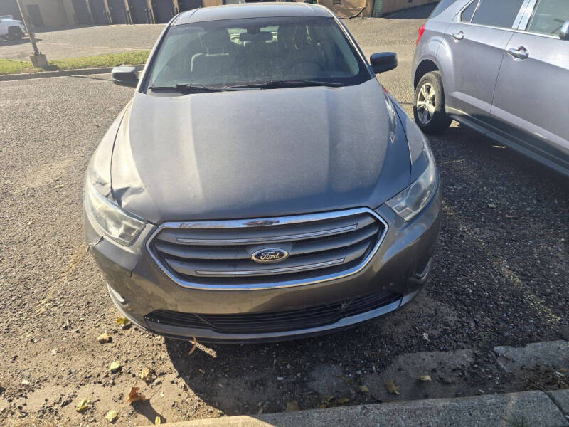 2014 Ford Taurus SE