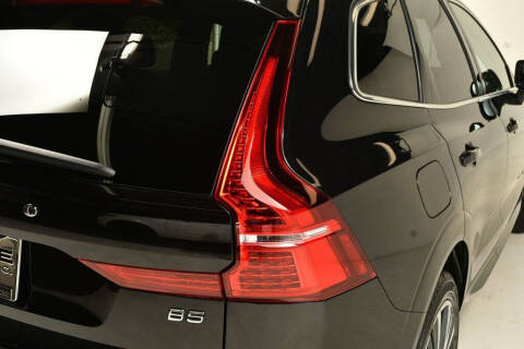 2022 Volvo XC60 B5 Momentum