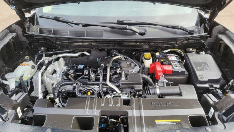 2025 Nissan Kicks SR