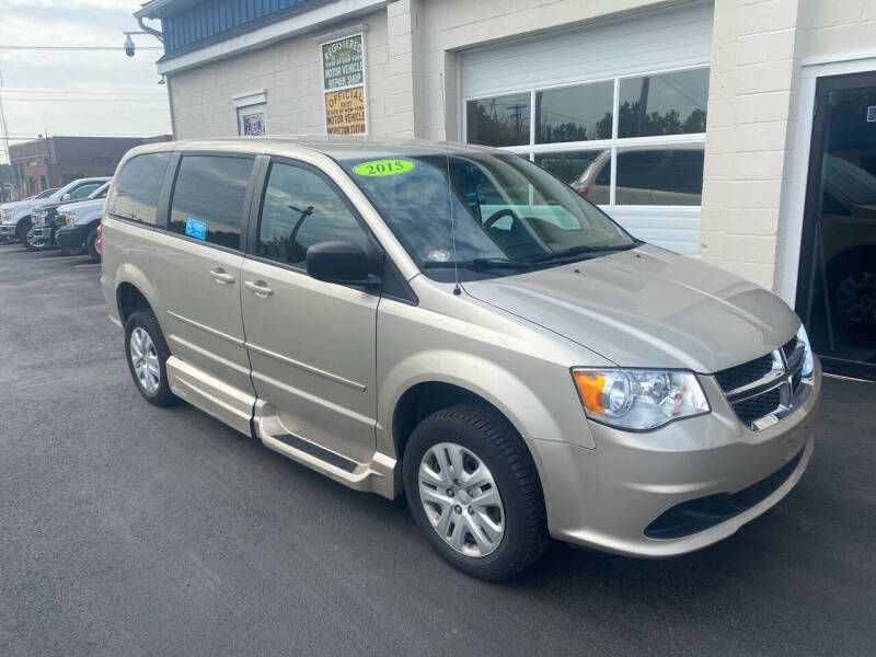 Used 2015 Dodge Grand Caravan SE with VIN 2C4RDGBG2FR691884 for sale in Spencerport, NY