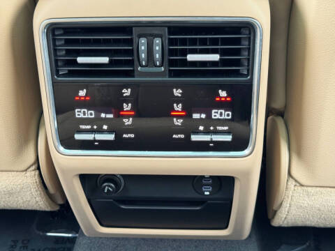 2023 Porsche Cayenne E-Hybrid Platinum Edition