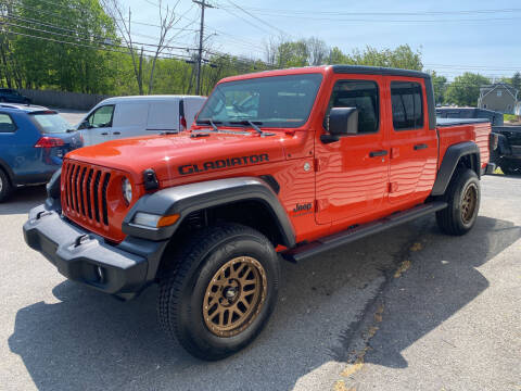 2020 Jeep Gladiator for sale at COUNTRY SAAB OF ORANGE COUNTY in Florida NY