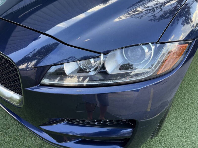 2018 Jaguar F-PACE 25t Premium