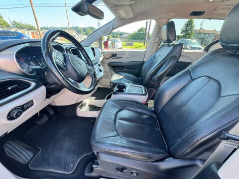 2021 Chrysler Pacifica Touring L