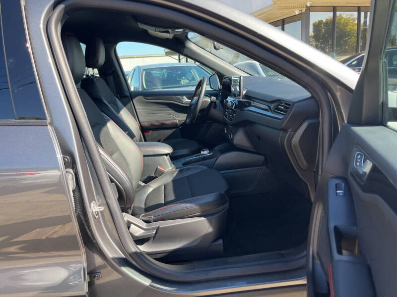 2025 Ford Escape ST-Line Select