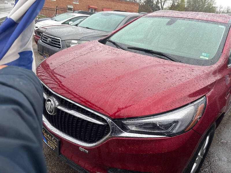 2019 Buick Enclave Essence's photo