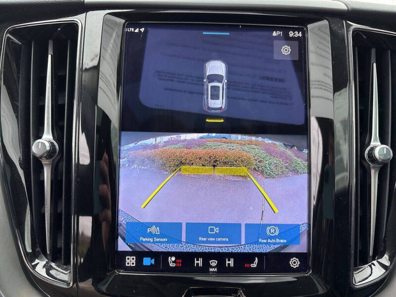 2023 Volvo XC60 B5 Core