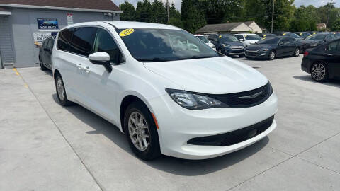 2022 Chrysler Voyager LX