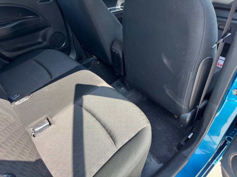 2023 Mitsubishi Mirage ES