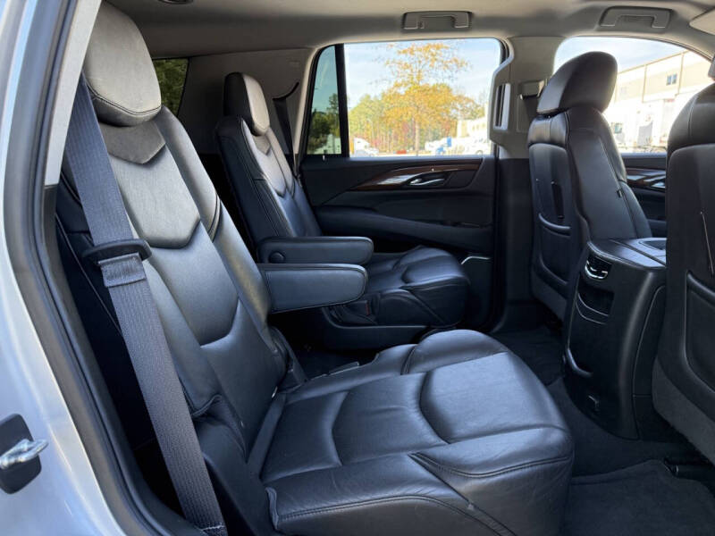 2016 Cadillac Escalade Standard