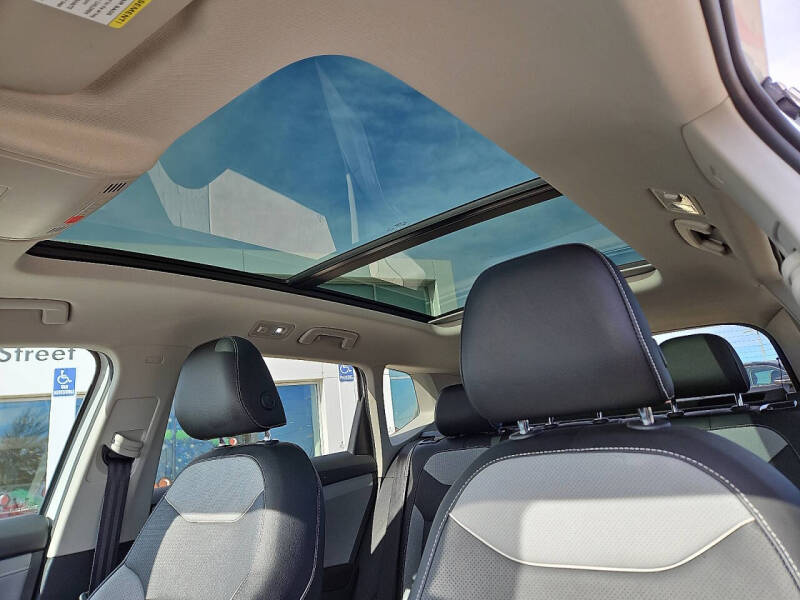 2023 Volkswagen Taos SEL 4Motion